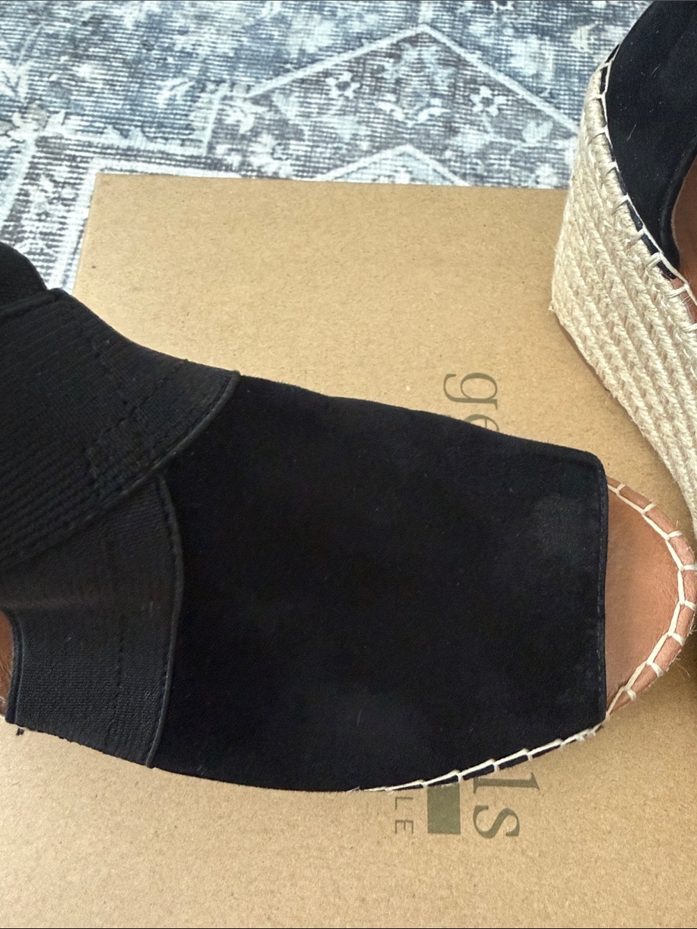 • Gentle Souls/Kenneth Cole • Colleen Cross Elastic Strap Wedge • Black • 9M - Picture 9 of 16